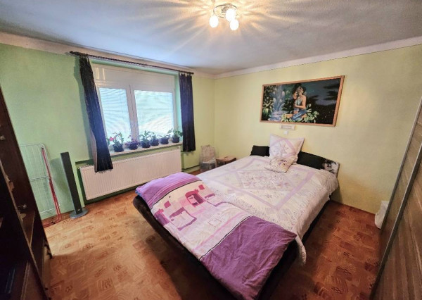 RODINNÝ DOM - HORNÉ OZOROVCE-POZEMOK 566 m2- 3,5 IZBOVÝ/ GARÁŽ