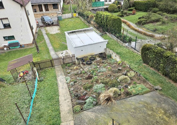 RODINNÝ DOM - HORNÉ OZOROVCE-POZEMOK 566 m2- 3,5 IZBOVÝ/ GARÁŽ