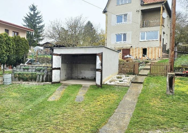 RODINNÝ DOM - HORNÉ OZOROVCE-POZEMOK 566 m2- 3,5 IZBOVÝ/ GARÁŽ