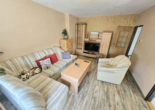 PRENÁJOM Bánovce nad Bebravou/2 IZBOVÝ BYT/CENTRUM/2x PIVNICA