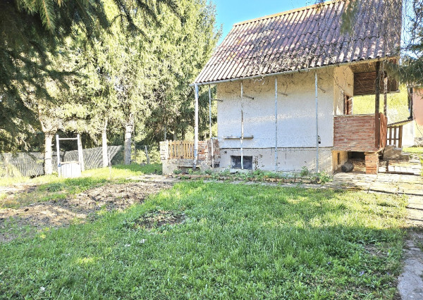 PRENÁJOM záhradná chata s pozemkom-BÁNOVCE NAD BEBRAVOU-284 m2