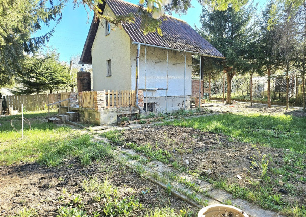 PRENÁJOM záhradná chata s pozemkom-BÁNOVCE NAD BEBRAVOU-284 m2