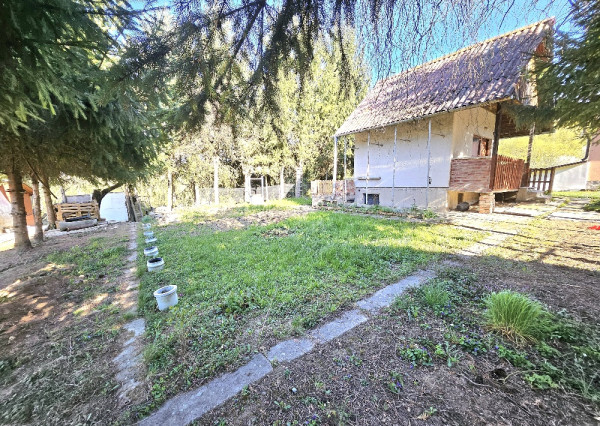 PRENÁJOM záhradná chata s pozemkom-BÁNOVCE NAD BEBRAVOU-284 m2