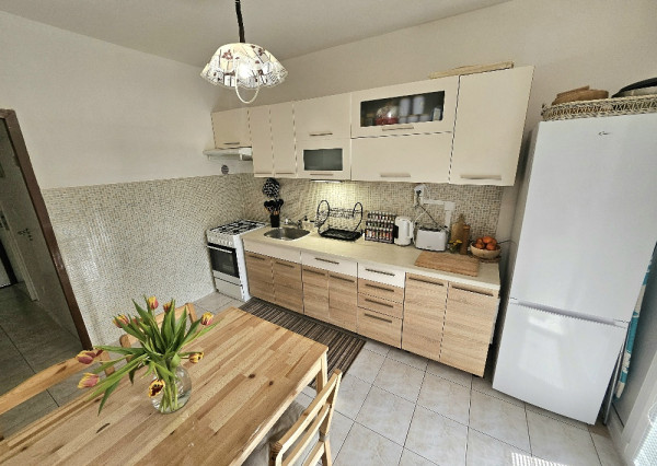 PRENÁJOM Bánovce nad Bebravou/3 IZBOVÝ BYT/DUBNIČKA/LOGGIA/PIVNICA