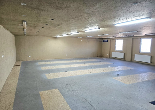 Komerčný areál pri hlavnom ťahu –Bánovce nad Bebravou 2466m2