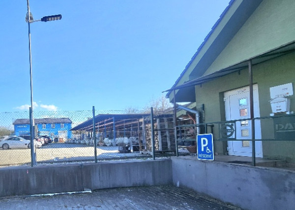 Komerčný areál pri hlavnom ťahu –Bánovce nad Bebravou 2466m2