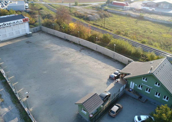 Komerčný areál pri hlavnom ťahu –Bánovce nad Bebravou 2466m2
