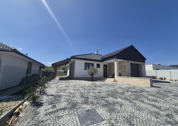 4 izbový moderný bungalov Trenčianske Jastrabie - prenájom