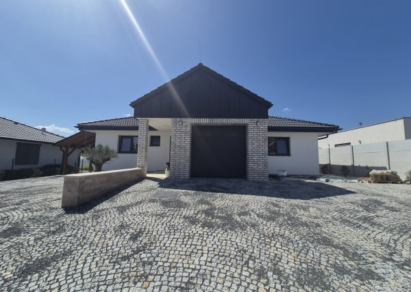 4 izbový moderný bungalov Trenčianske Jastrabie - prenájom