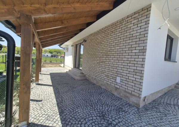 4 izbový moderný bungalov Trenčianske Jastrabie - prenájom