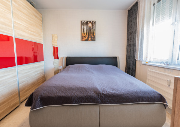 Na predaj 3-izbový byt po čiastočnej rekonštrukcii, s balkónom, komorou a pivnicou, Šaľa - Veča