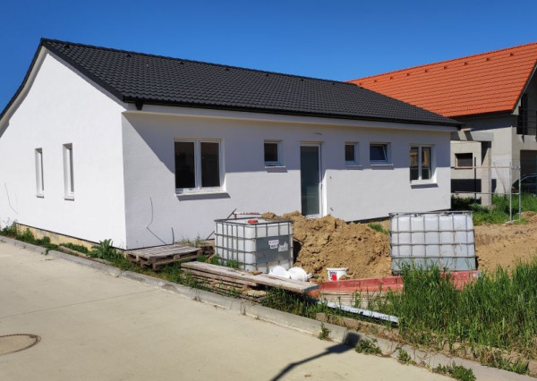 Novostavba rodinného domu-bungalov, Sokolovce