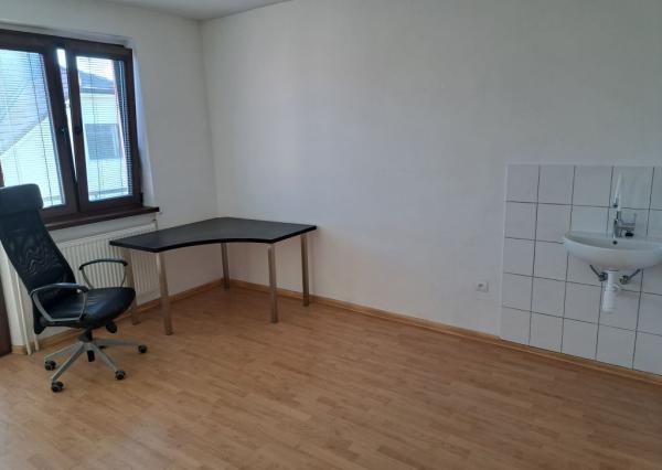 Prenájom priestorov schválených na služby 18m2, Hodžova Piešťany
