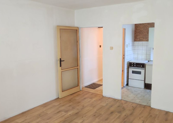 Na predaj 1 izbový byt 32m2-Piešťany