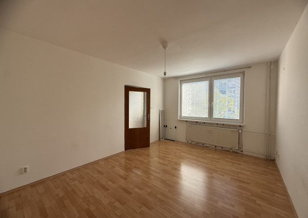 Na predaj väčší 2 izbový byt, Trenčianske Teplice, 57 m2