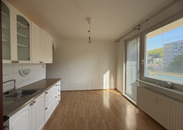 Na predaj väčší 2 izbový byt, Trenčianske Teplice, 57 m2