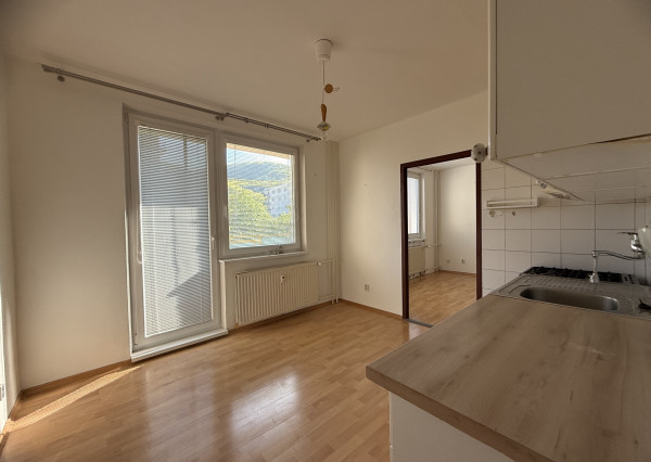 Na predaj väčší 2 izbový byt, Trenčianske Teplice, 57 m2