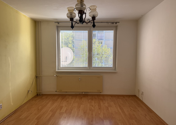 Na predaj väčší 2 izbový byt, Trenčianske Teplice, 57 m2