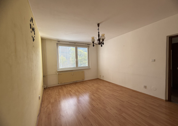 Na predaj väčší 2 izbový byt, Trenčianske Teplice, 57 m2