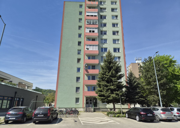 3 izbový byt Trenčín - Kubrá 77m2, balkón