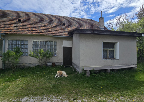 Prašník – Grnča | Malebná chalupa so stodolou a pozemkom 1 616 m²