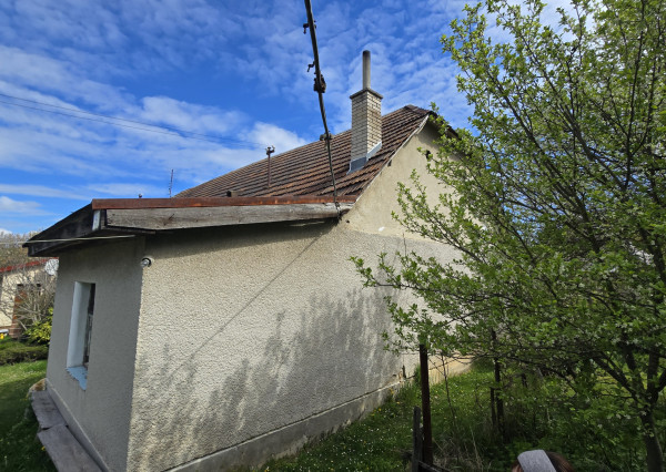 Prašník – Grnča | Malebná chalupa so stodolou a pozemkom 1 616 m²