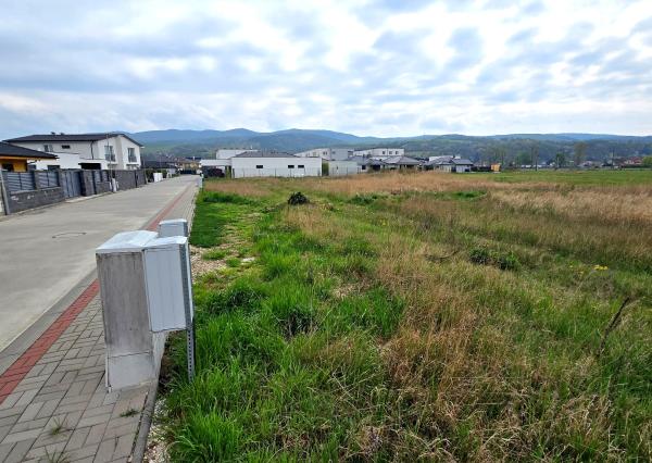 Stavebný pozemok v obci Banka pri Piešťanoch – 790 m²