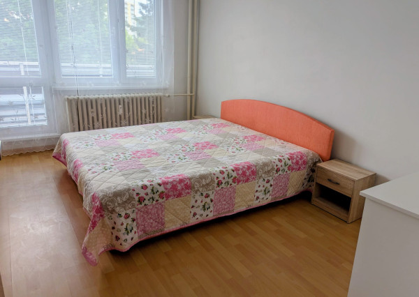 2 izbový byt na prenájom Centrum Dubnice nad Váhom-Rezervované