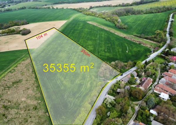 Pozemok 35 355 m² vhodný na chov koní či hospodárstvo – Prašník