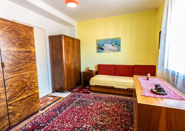 Na predaj 2,5 izbový byt s veľkou terasou 56 m² + 43 m², Krížna ul., Staré Mesto, kúpou voľný
