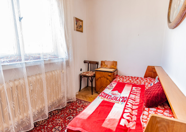 Na predaj 2,5 izbový byt s veľkou terasou 56 m² + 43 m², Krížna ul., Staré Mesto, kúpou voľný