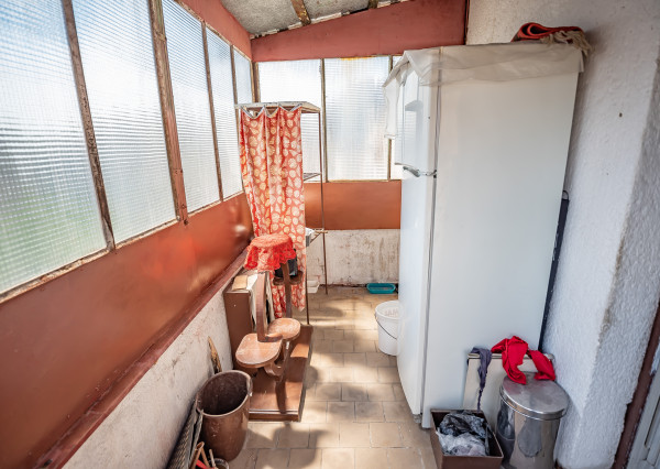Na predaj 2,5 izbový byt s veľkou terasou 56 m² + 43 m², Krížna ul., Staré Mesto, kúpou voľný