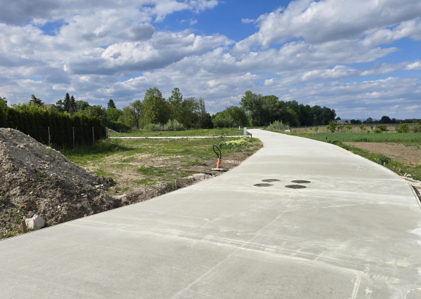 STAVEBNÝ POZEMOK 561 M² BOROVCE *VIDEO* /ELEKTRINA, VODA, KANALIZÁCIA/