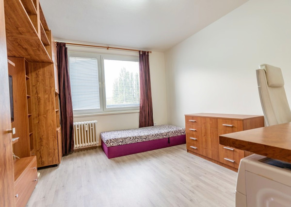Na prenájom garsónka 20 m², Štefunkova ul. Ružinov, ihneď voľná