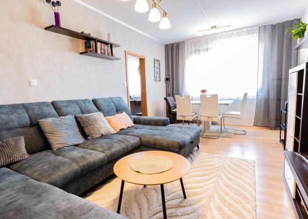 ZNÍŽENÁ CENA - 3-izbový byt po čiastočnej rekonštrukcii, s balkónom, komorou a pivnicou, Šaľa - Veča