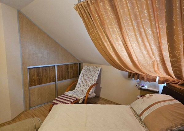 6 izbový rodinný dom v obci Mikušovce  , pozemok 1048 m2