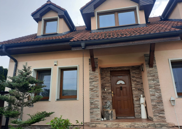 6 izbový rodinný dom v obci Mikušovce  , pozemok 1048 m2