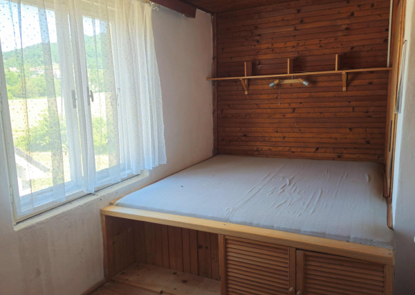 4 izbový rodinný dom Lednické Rovne  pozemok 1100m2