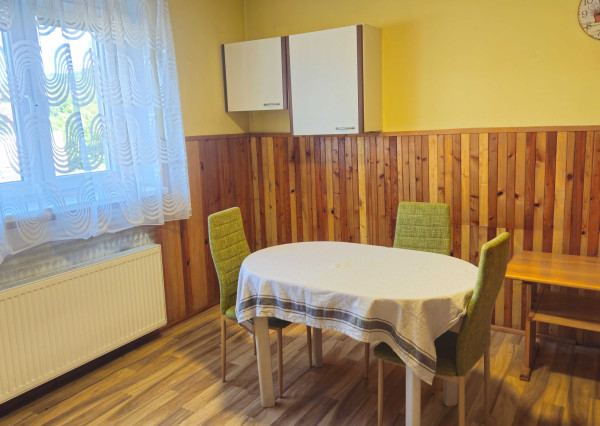 4 izbový rodinný dom Lednické Rovne  pozemok 1100m2