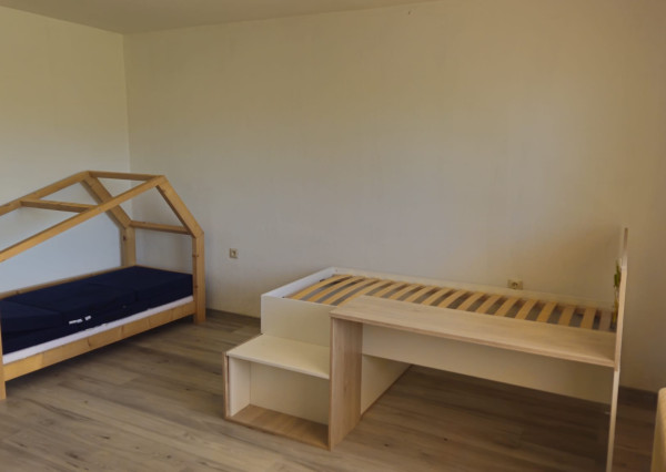 4 izbový rodinný dom Lednické Rovne  pozemok 1100m2