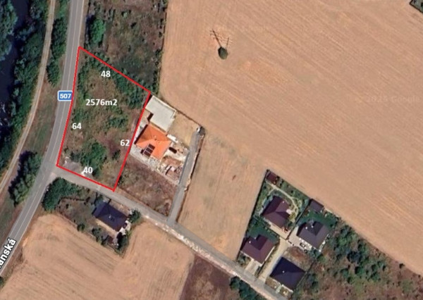 Slnečný stavebný pozemok 2576m2, Sokolovce pri Piešťanoch