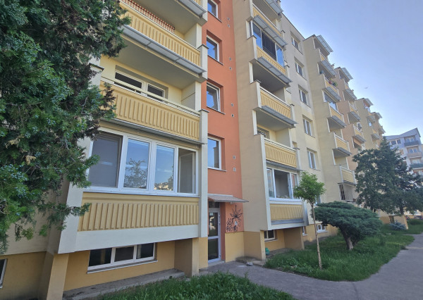 Stačí si priniesť osobné veci – komplet zariadený dizajnový 3-izbový byt | Tehelná, Trnava