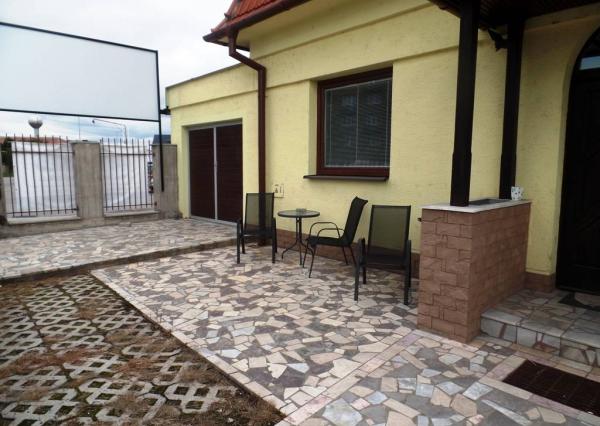 Na prenájom administratívna budova 160 m2 s garážou - Nové Mesto nad Váhom
