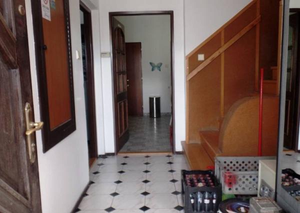 Na prenájom administratívna budova 160 m2 s garážou - Nové Mesto nad Váhom