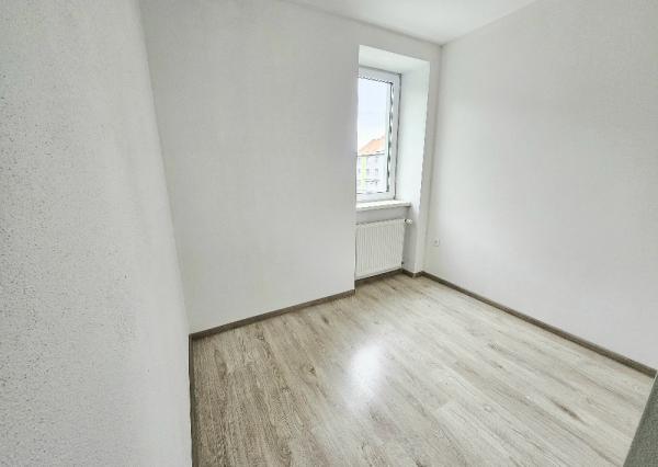 PRENÁJOM 1 IZBOVÝ BYT /34 M2/ SEVER / BALKÓN/ PIVNICA