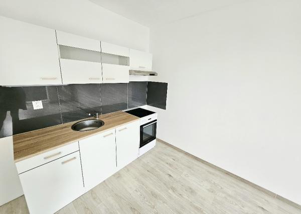 PRENÁJOM 1 IZBOVÝ BYT /34 M2/ SEVER / BALKÓN/ PIVNICA