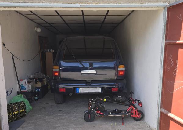 NA PREDAJ MUROVANÁ GARÁŽ 18 m² VO ZVOLENE – ELEKTRINA, VLASTNÝ POZEMOK, VÝBORNÁ LOKALITA