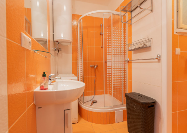 Na prenájom 1 izb. byt 42 m², klimatizovaný, Kúpeľná  ul, BA I – Staré Mesto, od 1.7.2026