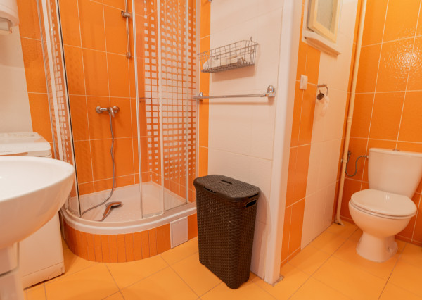 Na prenájom 1 izb. byt 42 m², klimatizovaný, Kúpeľná  ul, BA I – Staré Mesto, od 1.7.2026
