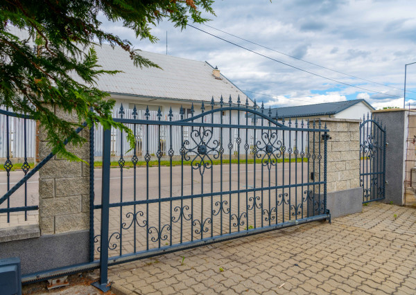 EXKLUZÍVNA PONUKA   Rodinný dom Topoľčany, pozemok 733 m2